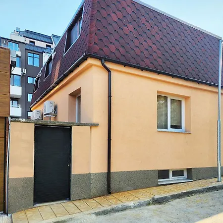 Apartment Cosy With A Sunny Balcony In Warna