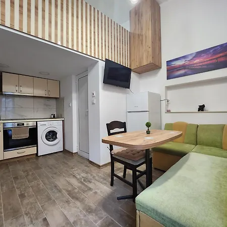 Cosy With A Sunny Balcony In * Warna